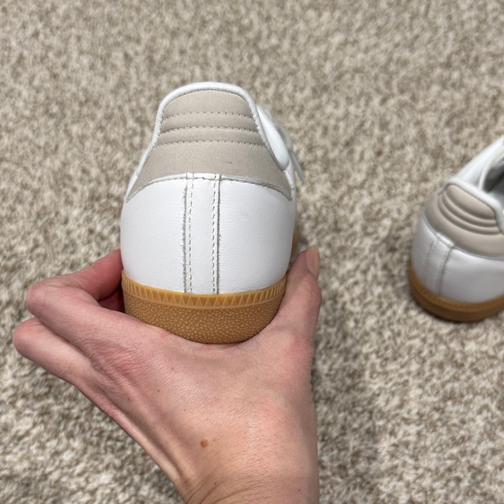 Adidas Samba White Sneakers with Silver Accents - Picture 5 of 8